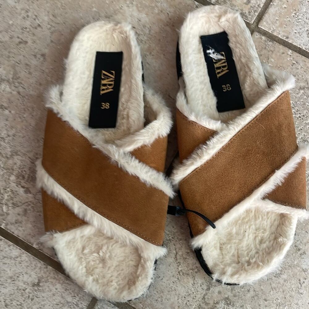 ZARA Faux Fur Lined Leather Slide Sandals - Picture 4 of 16